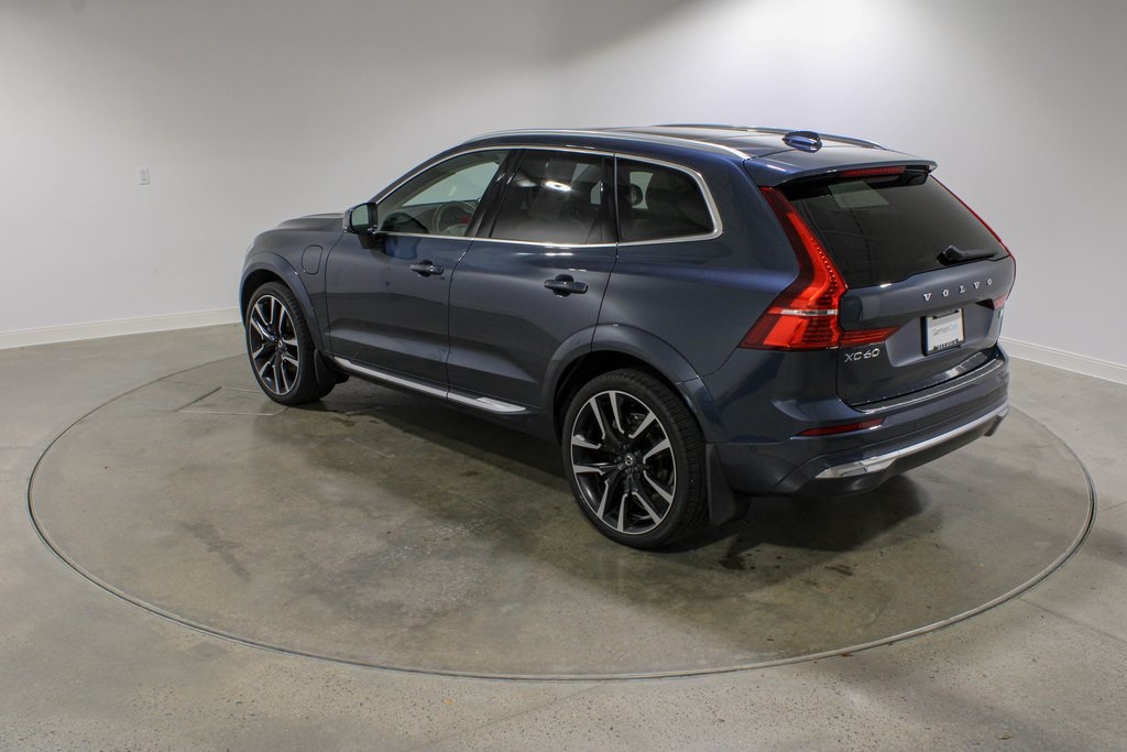 2023 Volvo XC60 Recharge Hybrid Ultimate photo 2