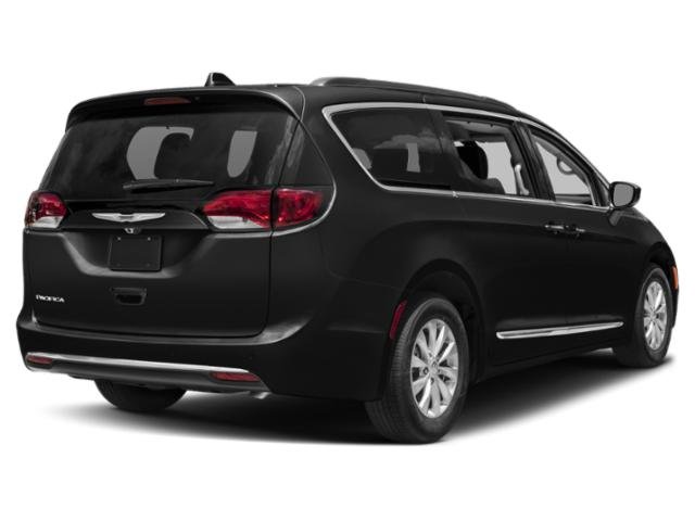 Used 2018 Chrysler Pacifica Touring L with VIN 2C4RC1BG5JR287955 for sale in Inver Grove, Minnesota