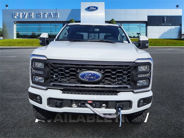 2023 Ford F-250 Lariat photo 2