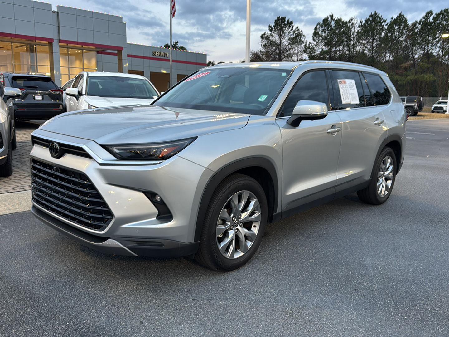 2024 Toyota Grand Highlander Limited's photo