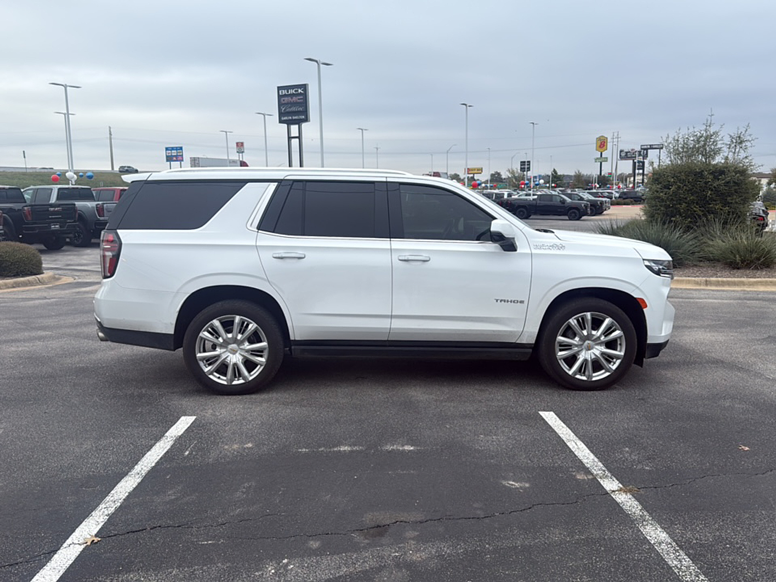 2021 Chevrolet Tahoe High Country photo 3