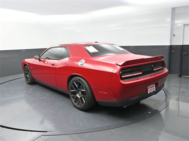 2016 Dodge Challenger SXT Plus photo 5