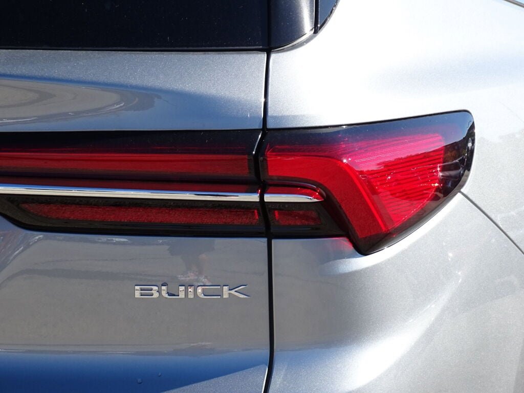 2025 Buick Enclave Preferred photo 15