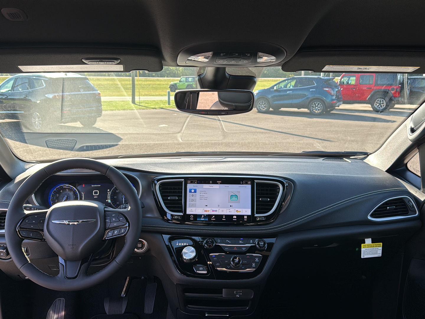 2026 Chrysler Pacifica photo 5
