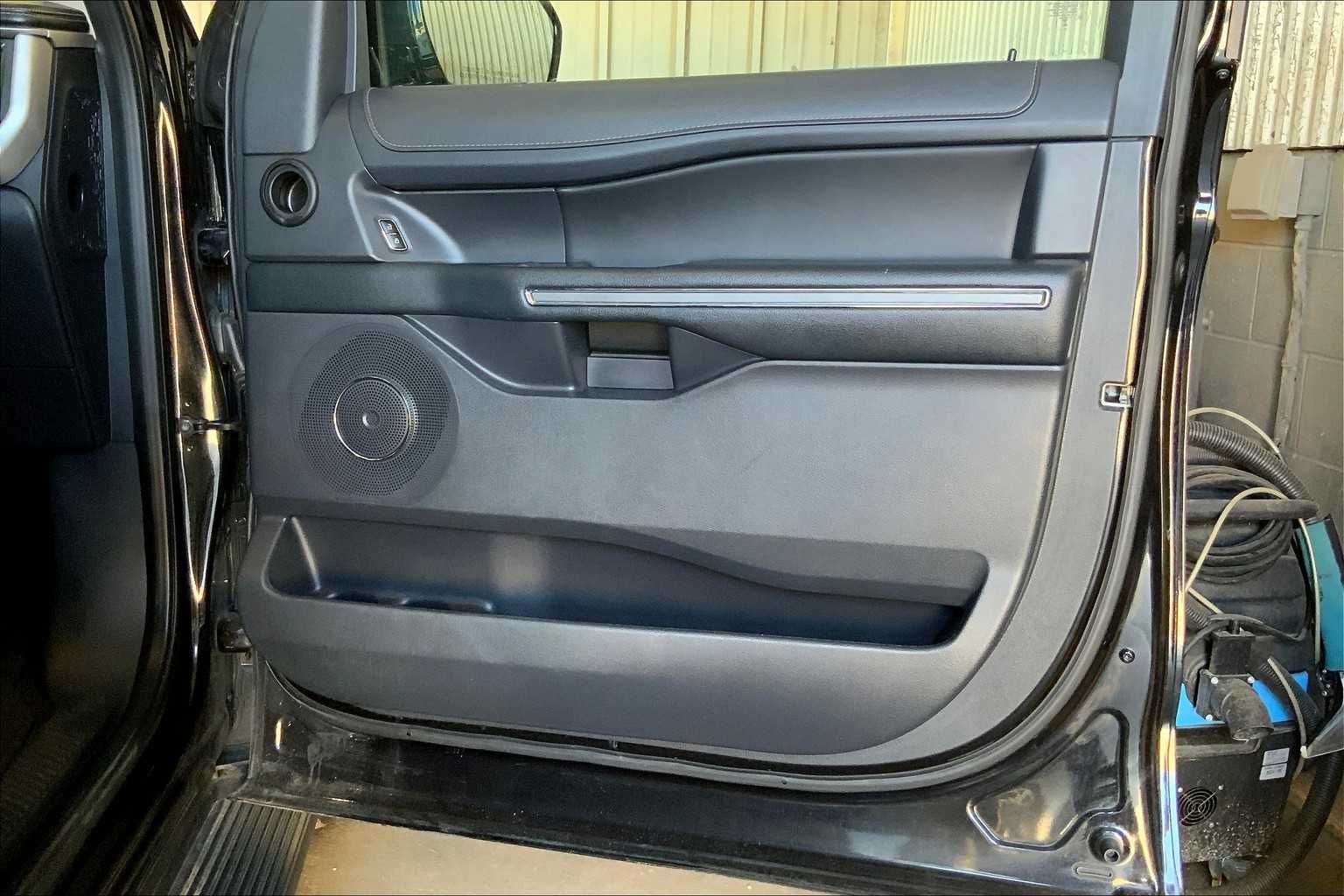 2024 Ford Expedition MAX XLT photo 19