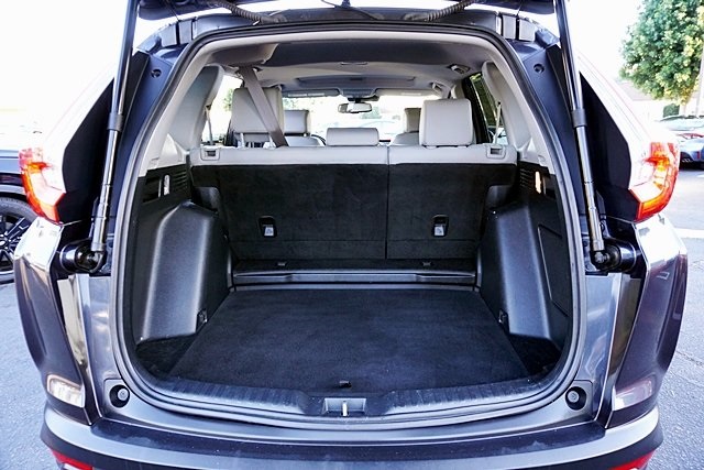 Used 2018 Black Honda Touring image 12