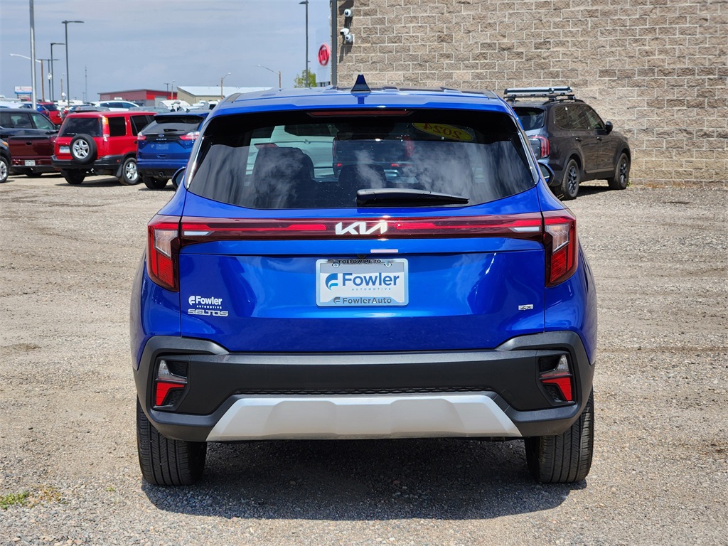 2024 Kia Seltos LX photo 12