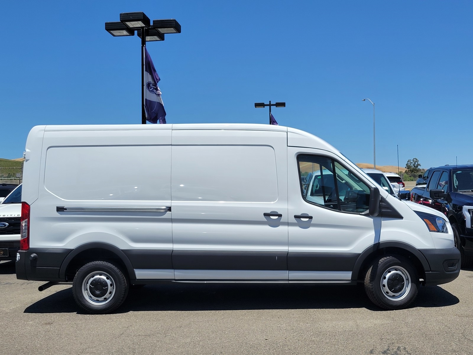 2024 Ford Transit photo 4
