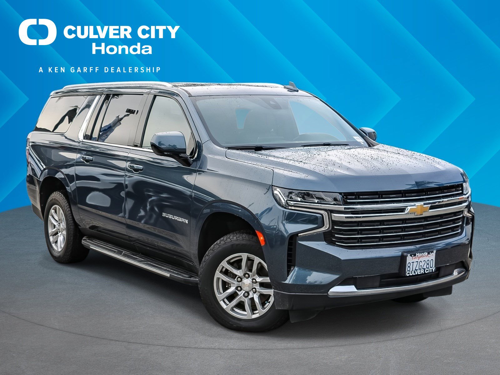 2021 Chevrolet Suburban LT's photo