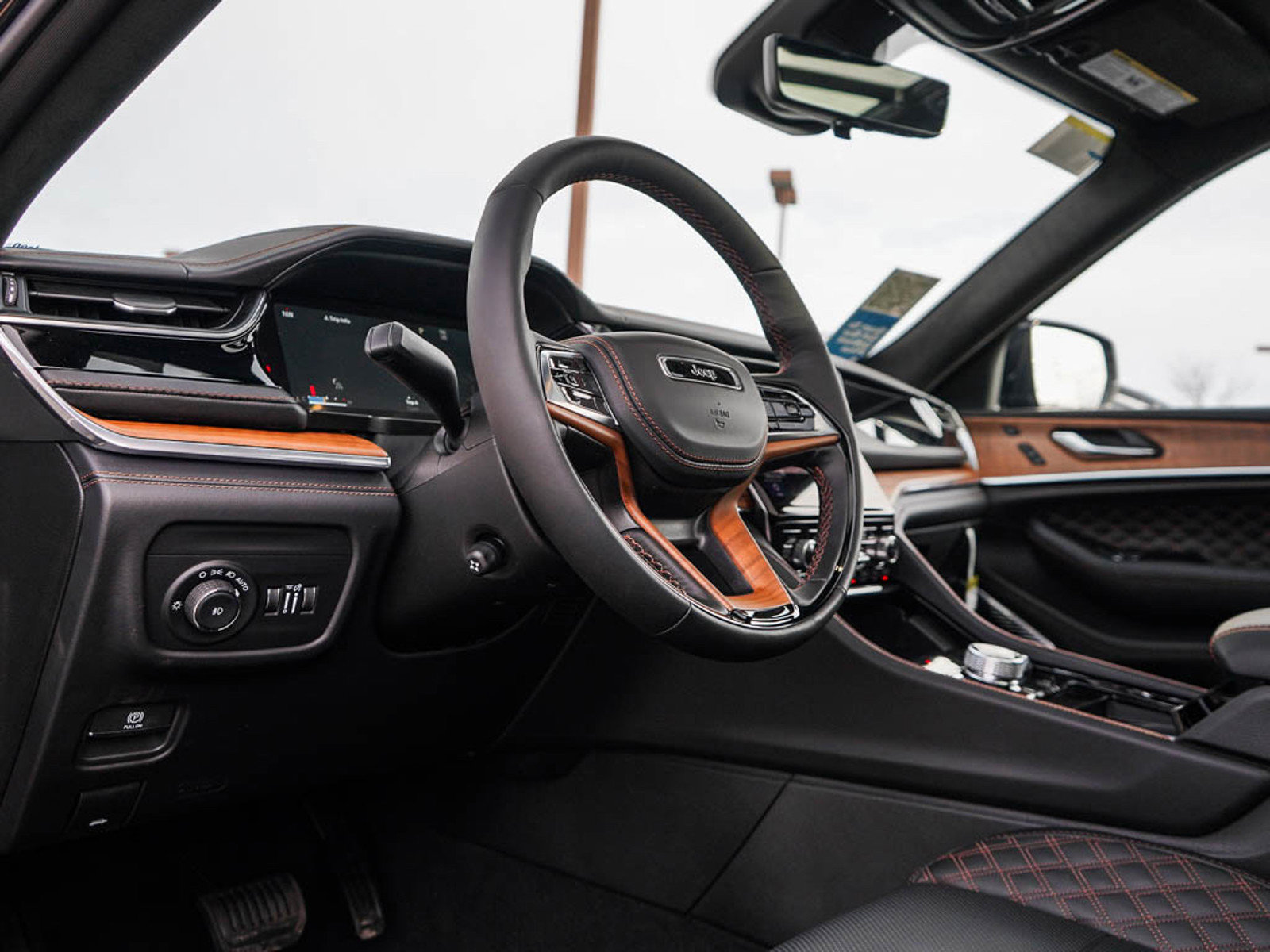 2025 Jeep Grand Cherokee Summit Reserve photo 18
