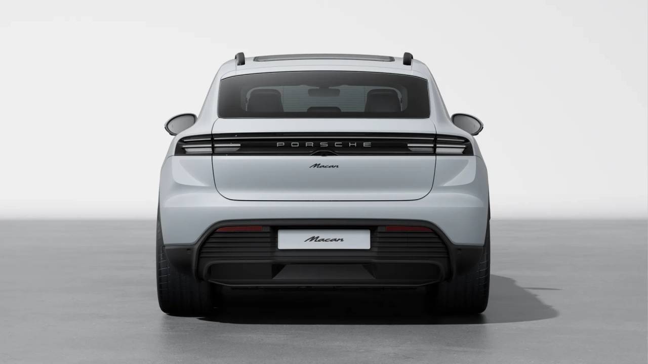 2025 Porsche Macan Electric photo 8