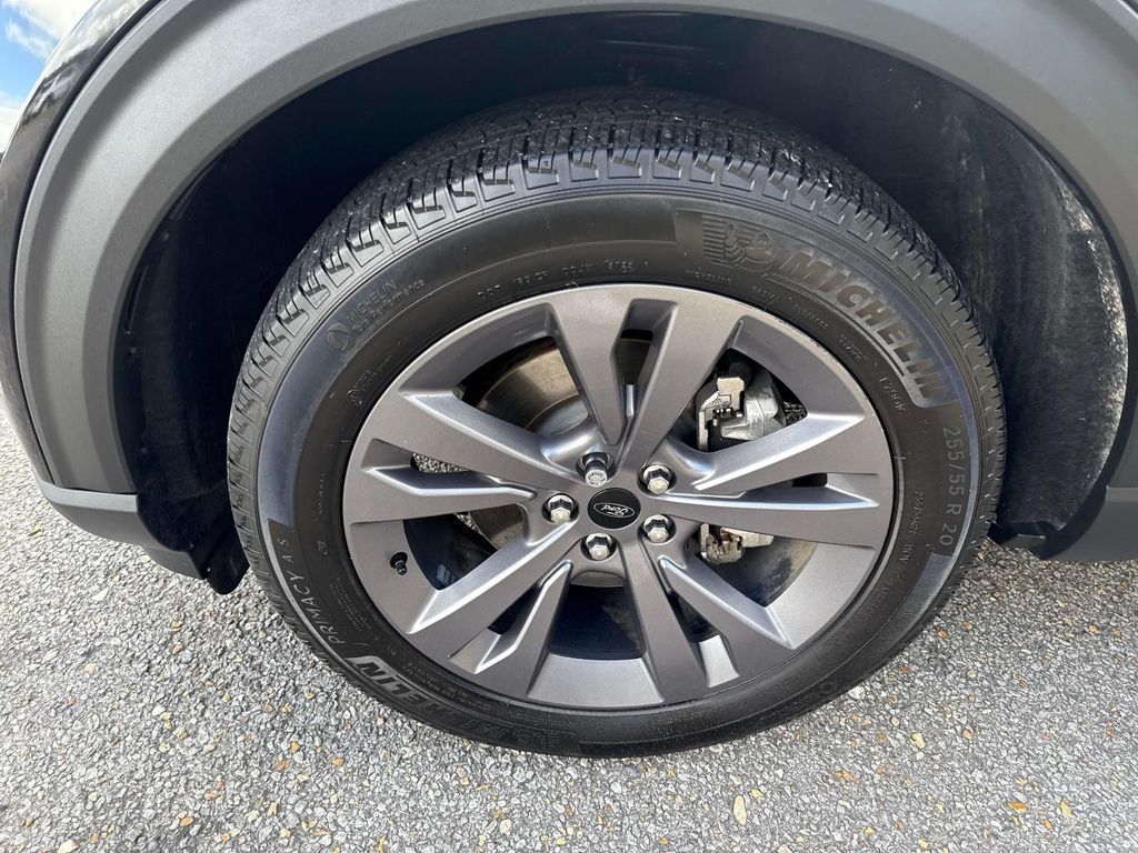 2023 Ford Explorer XLT photo 4