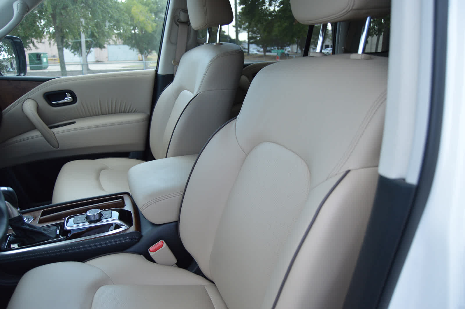 2024 Nissan Armada SL photo 10