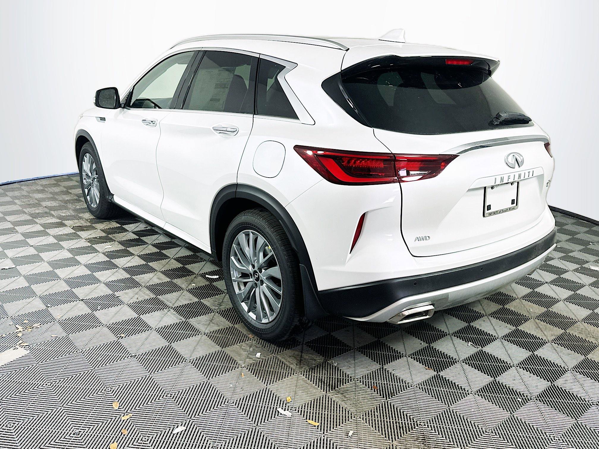 2025 Infiniti QX50 Luxe photo 4