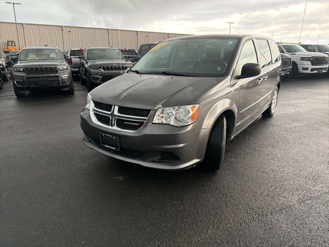 2017 Dodge Grand Caravan SE photo 2