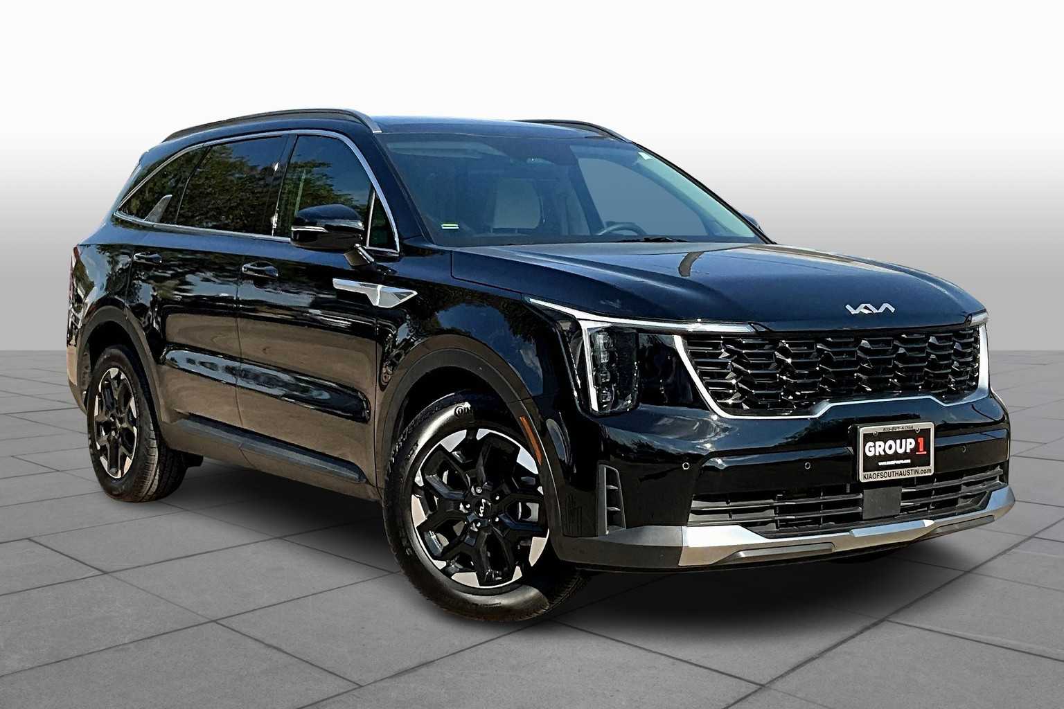 2025 Kia Sorento S photo 2