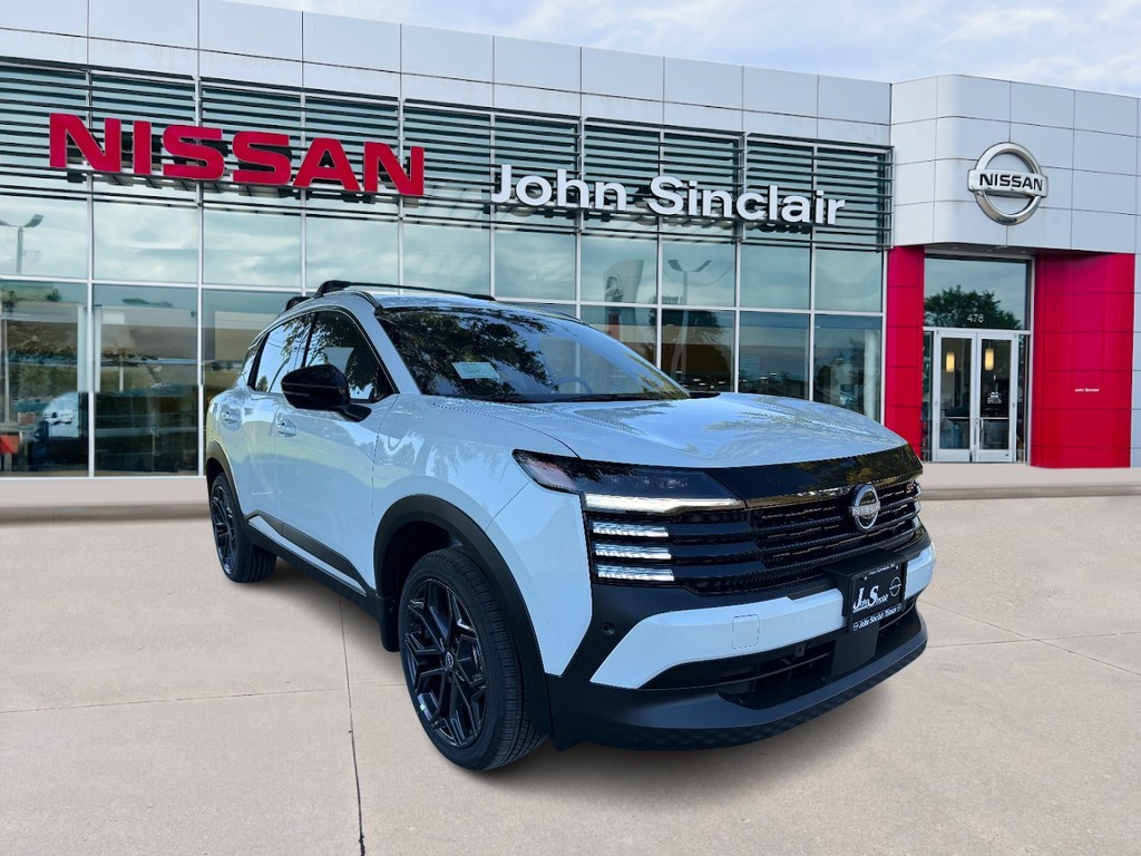 2026 Nissan KICKS SR AWD's photo