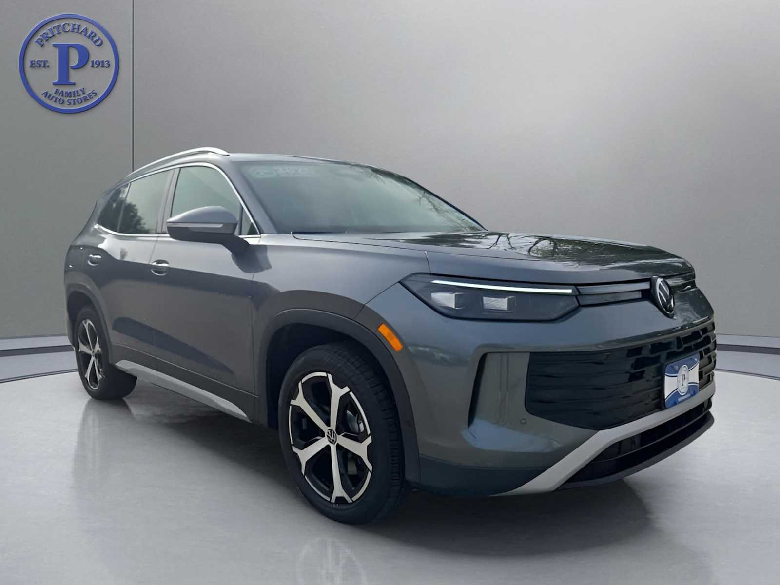 2025 Volkswagen Tiguan SE's photo