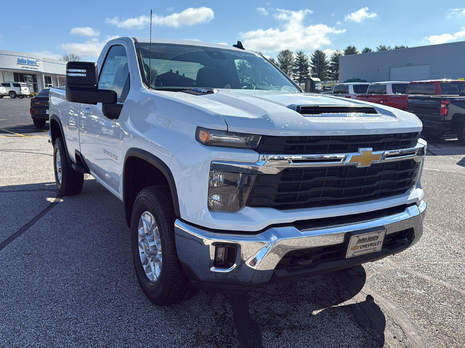 2025 Chevrolet Silverado 3500HD LT photo 2