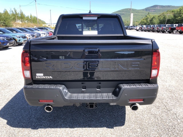 2025 Honda Ridgeline Black Edition photo 4