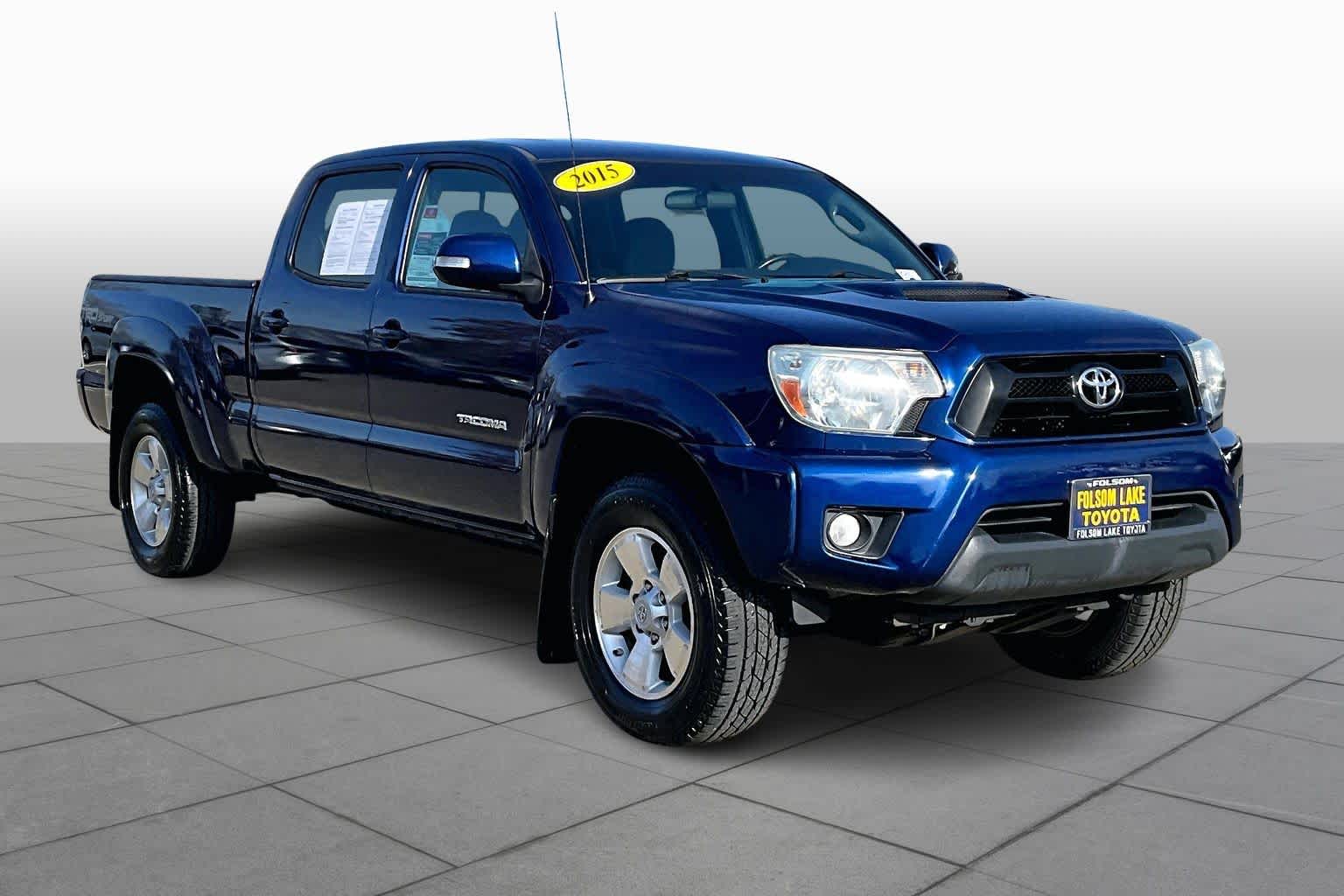 2015 Toyota Tacoma PreRunner Double Cab V6 photo 2