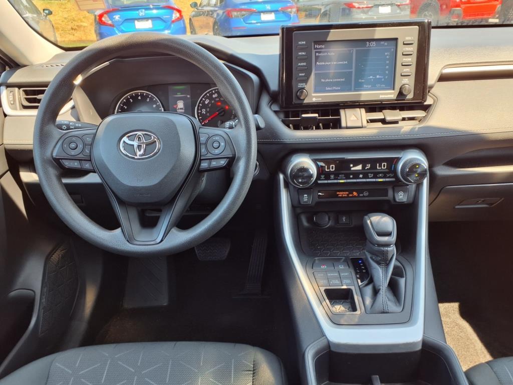 2022 Toyota RAV4 XLE photo 12