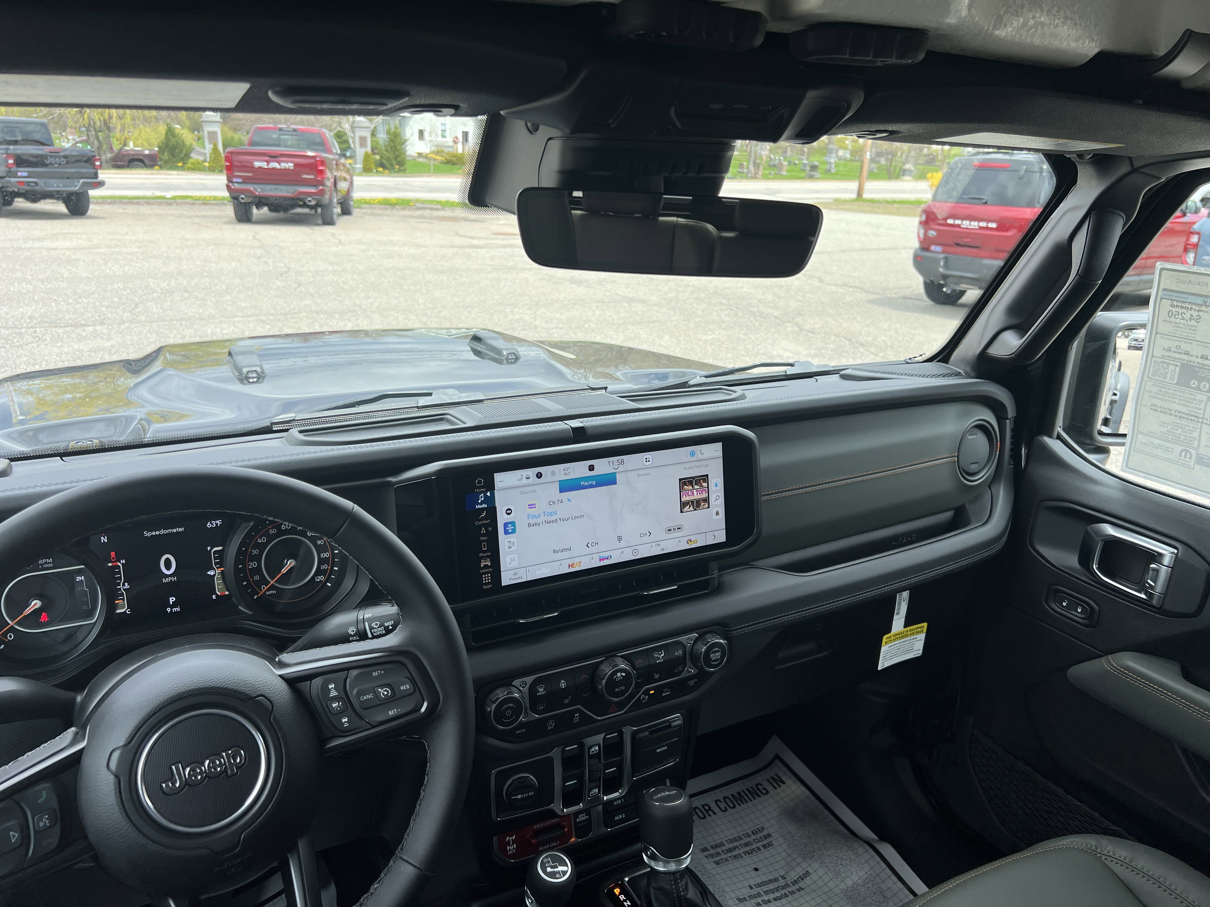 2025 Jeep Gladiator Mojave photo 3