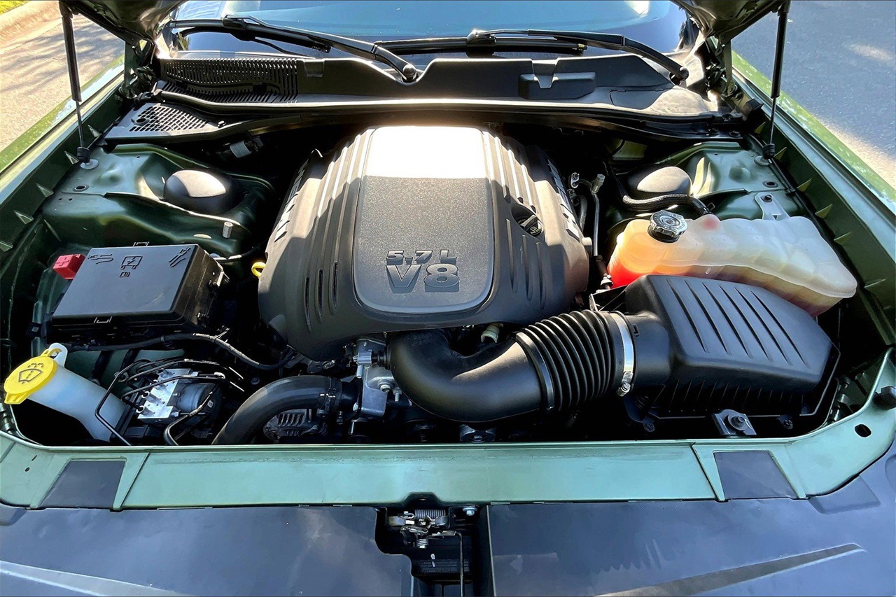2022 Dodge Challenger R/T photo 31