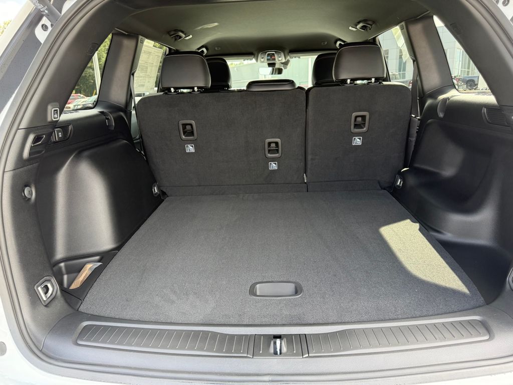 2025 Jeep Grand Cherokee Altitude photo 21