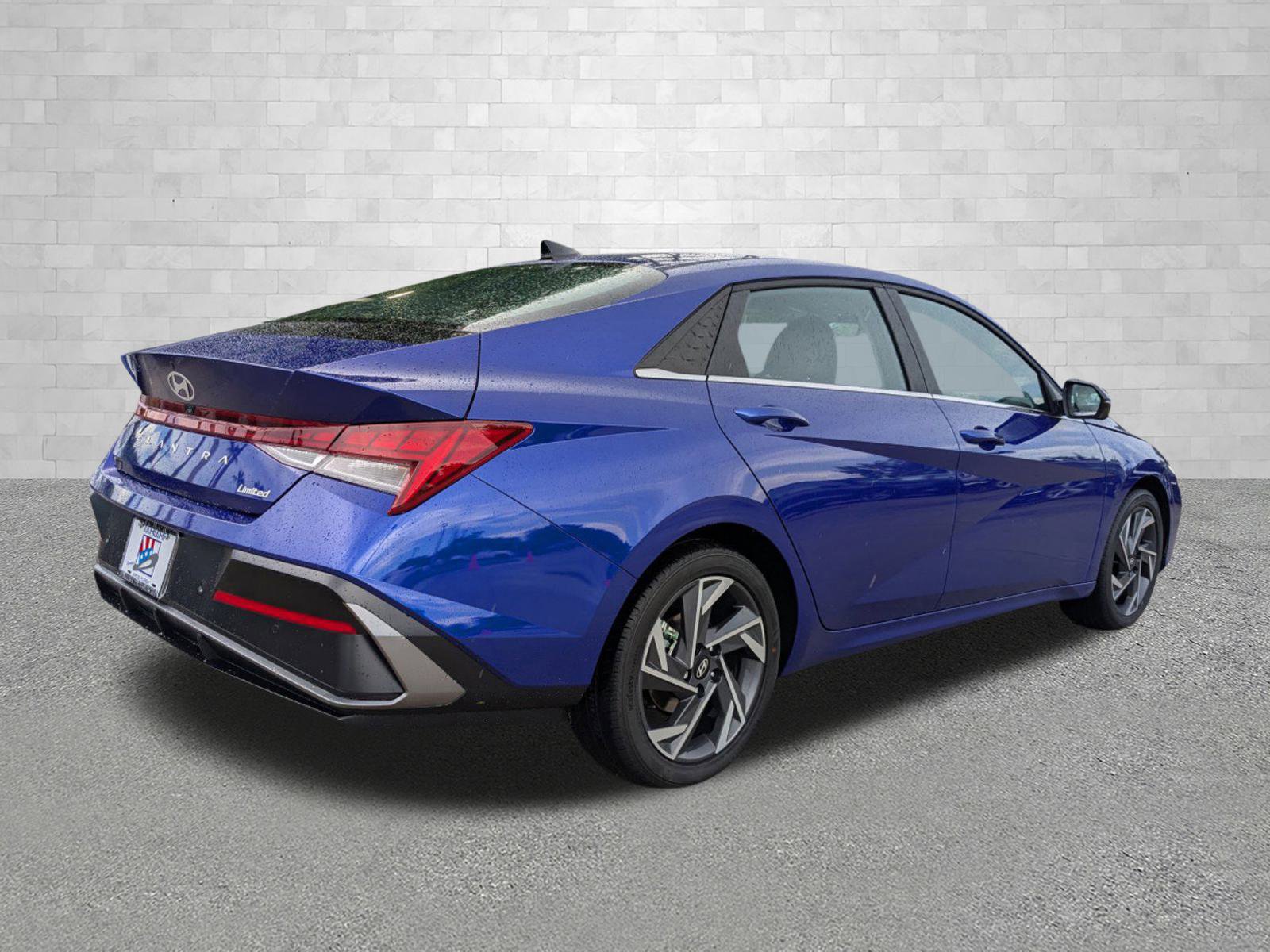 2025 Hyundai Elantra Limited photo 3