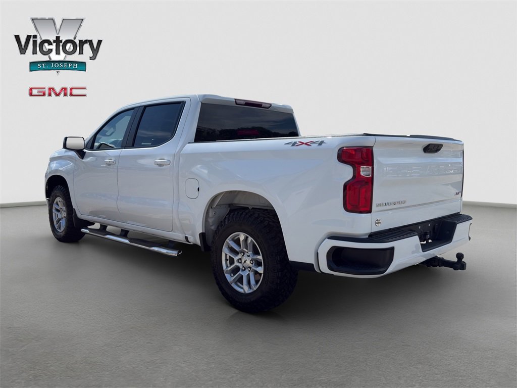 2023 Chevrolet Silverado RST photo 12