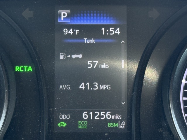 2021 Toyota Camry Hybrid SE photo 17