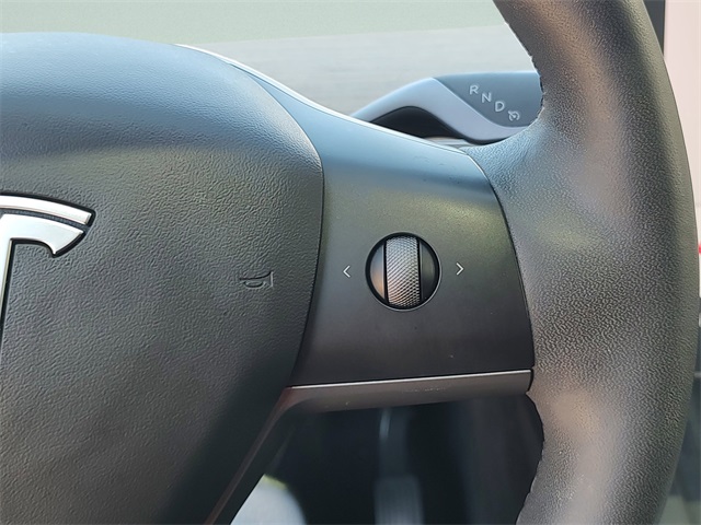 2022 Tesla Model Y Long Range photo 17