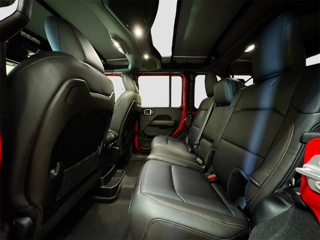2025 Jeep Wrangler Sahara photo 13