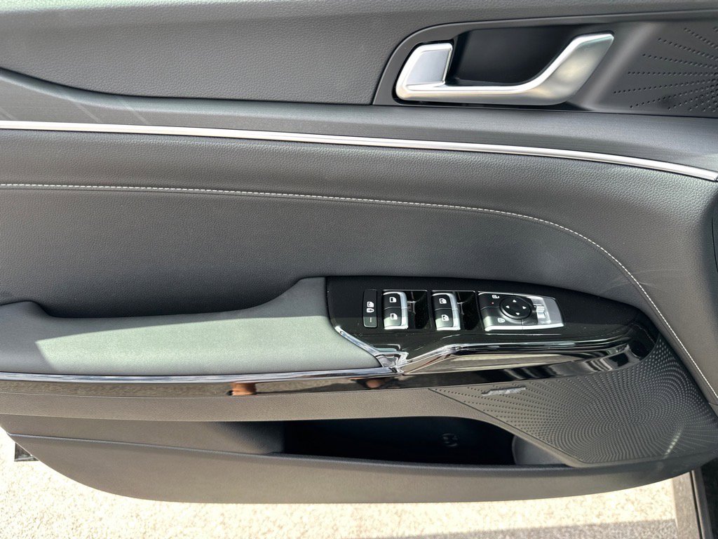 2026 Kia K5 GT-Line photo 12