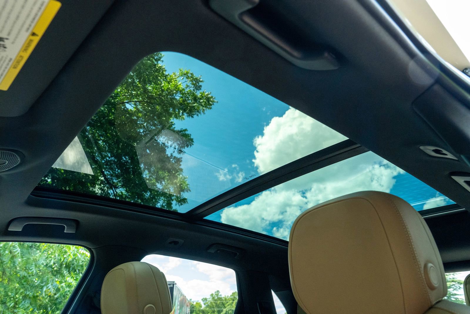 2026 Porsche Cayenne Base photo 30