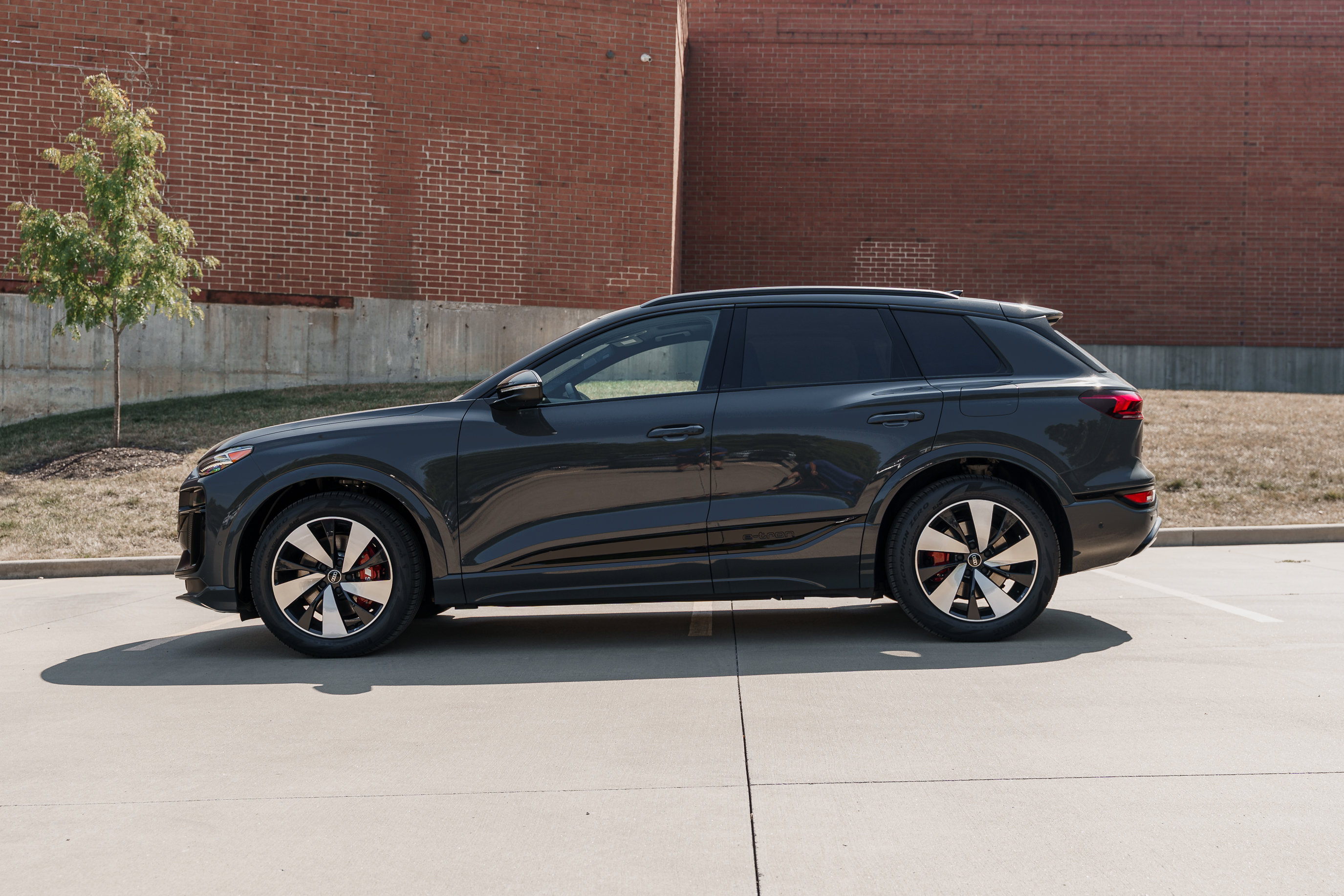 2025 Audi SQ6 photo 6