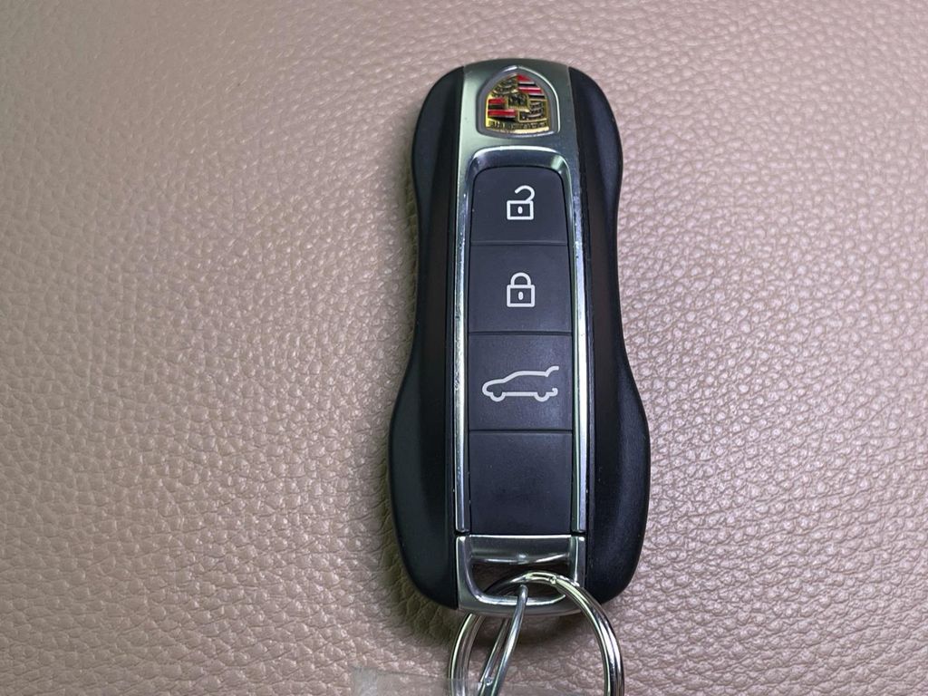 2022 Porsche Cayenne E-Hybrid Base photo 41