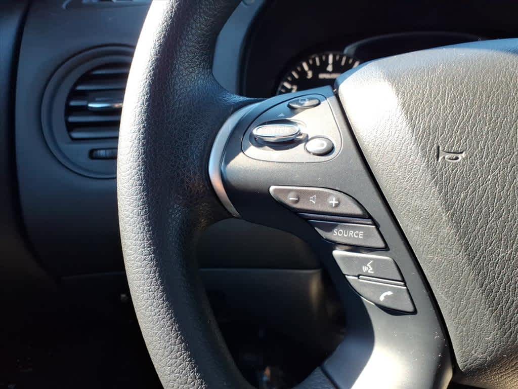 2020 Nissan Pathfinder S photo 21