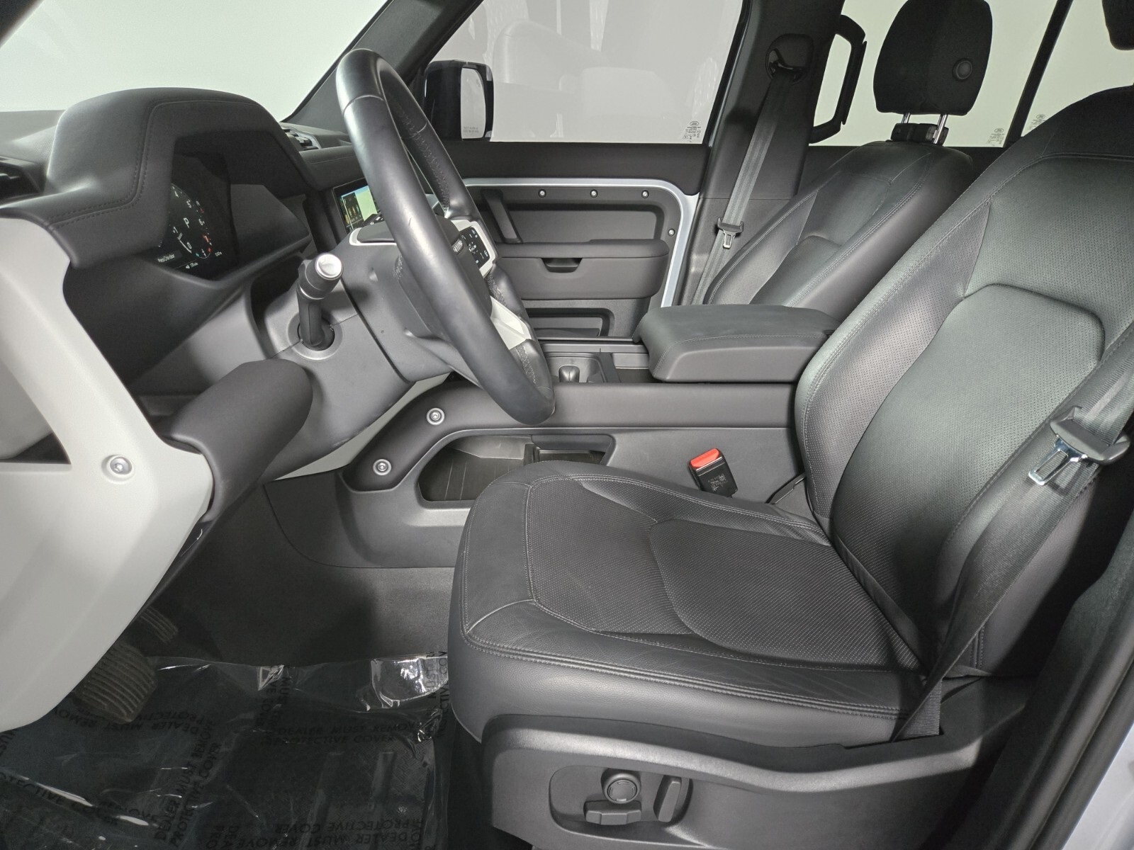 2024 Land Rover Defender 110 S photo 8