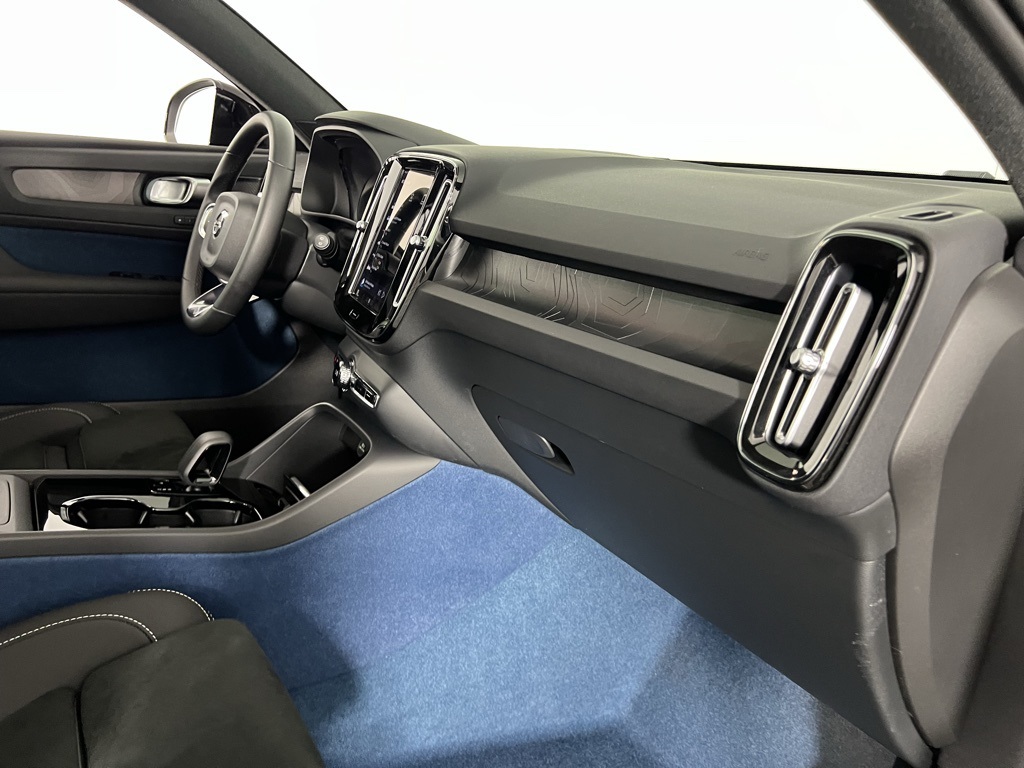 2023 Volvo XC40 Recharge Ultimate photo 29