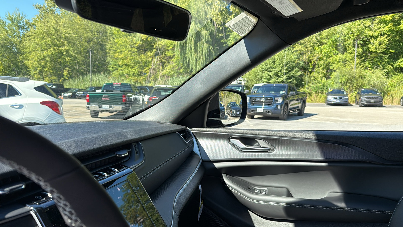 2025 Jeep Grand Cherokee Altitude photo 13