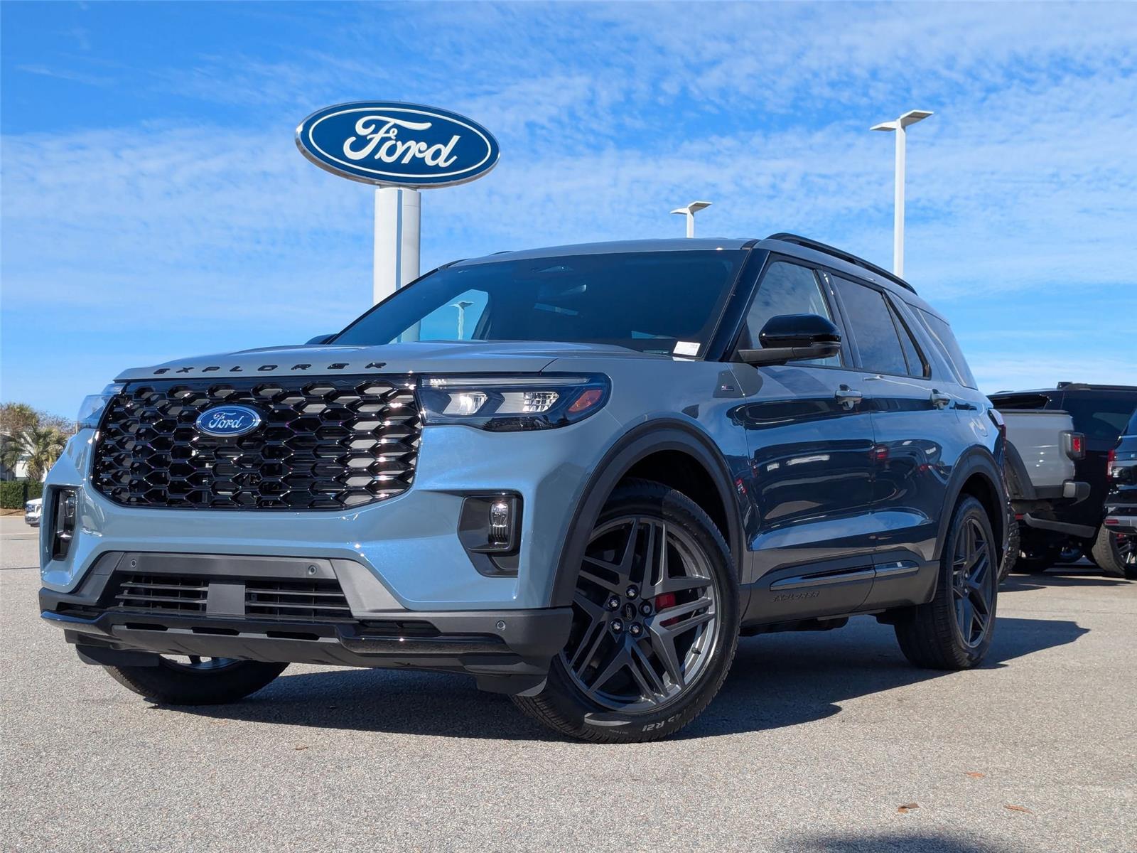 2026 Ford Explorer ST-LINE's photo