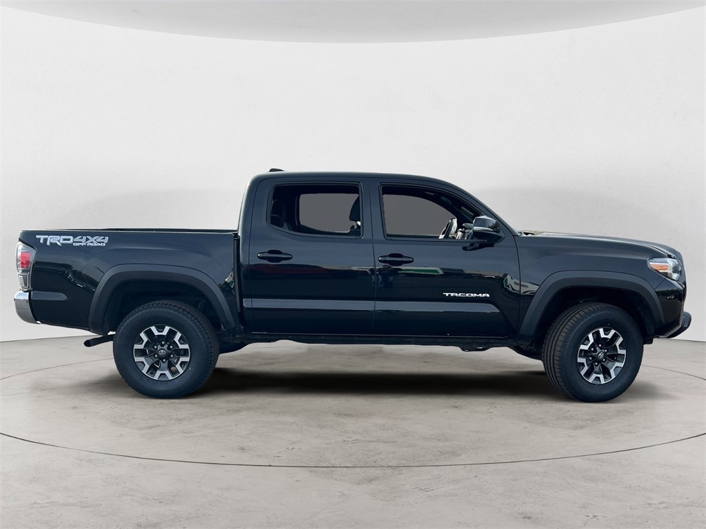 2021 Toyota Tacoma SR5 photo 2