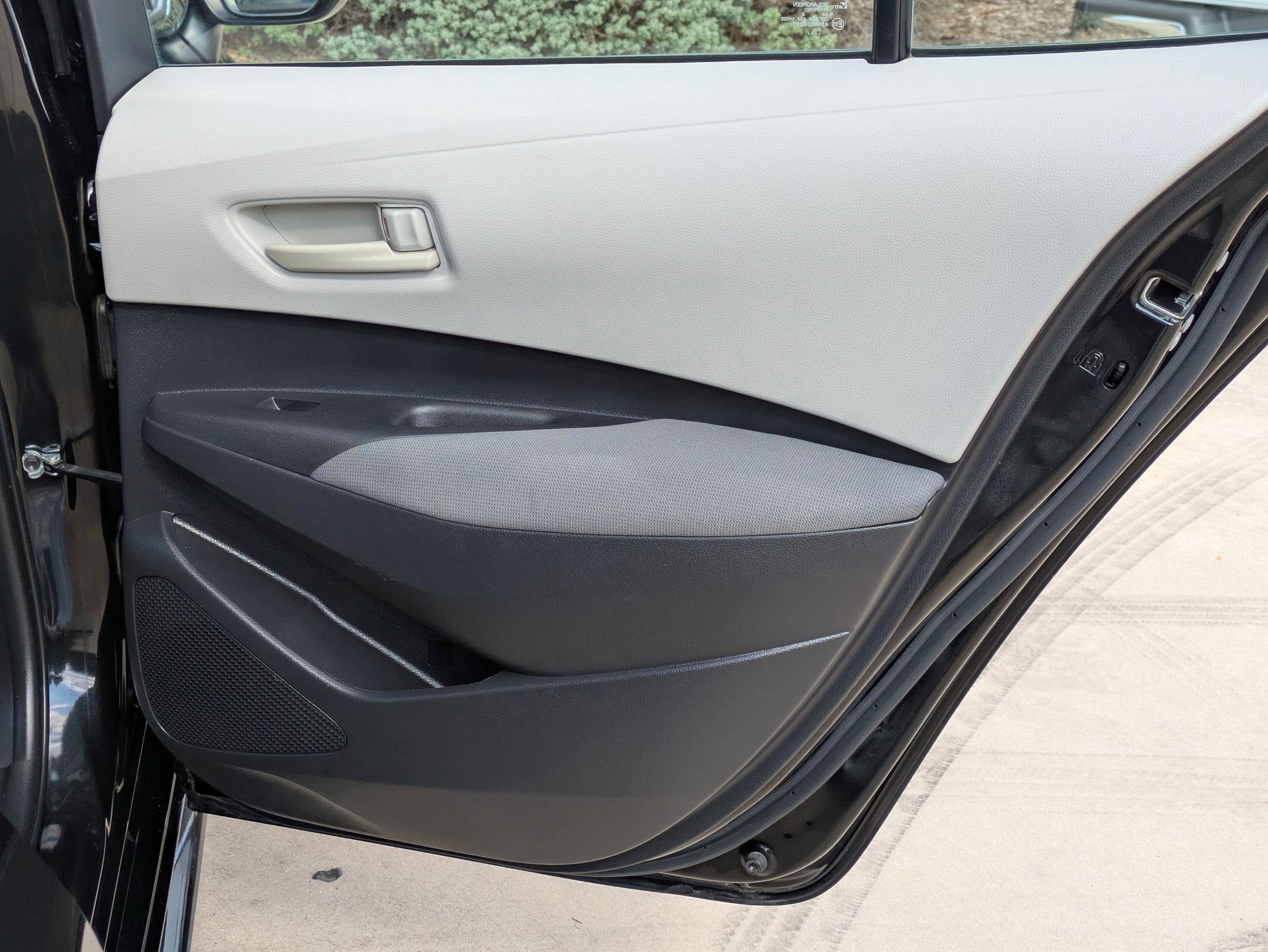 2022 Toyota Corolla LE photo 23
