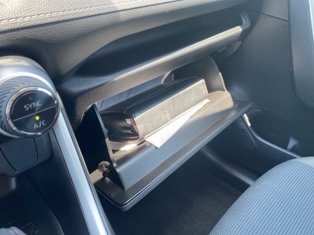 2022 Toyota RAV4 Hybrid LE photo 30