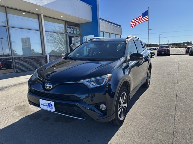 2018 Toyota RAV4 XLE's photo