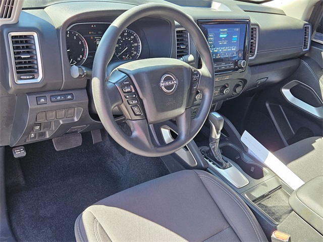 2022 Nissan Frontier Crew Cab photo 10