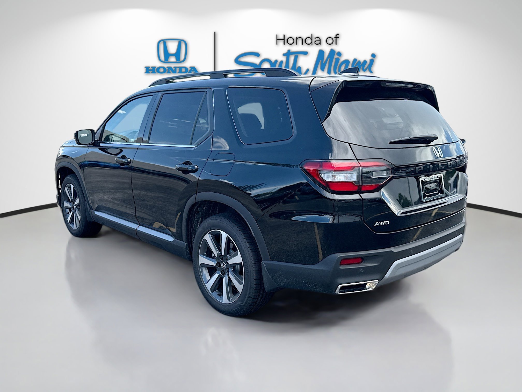 2025 Honda Pilot Touring photo 4