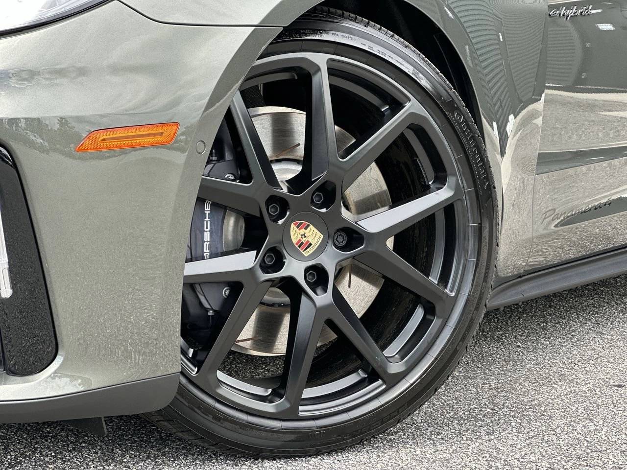 2025 Porsche Panamera E-Hybrid 4 photo 14